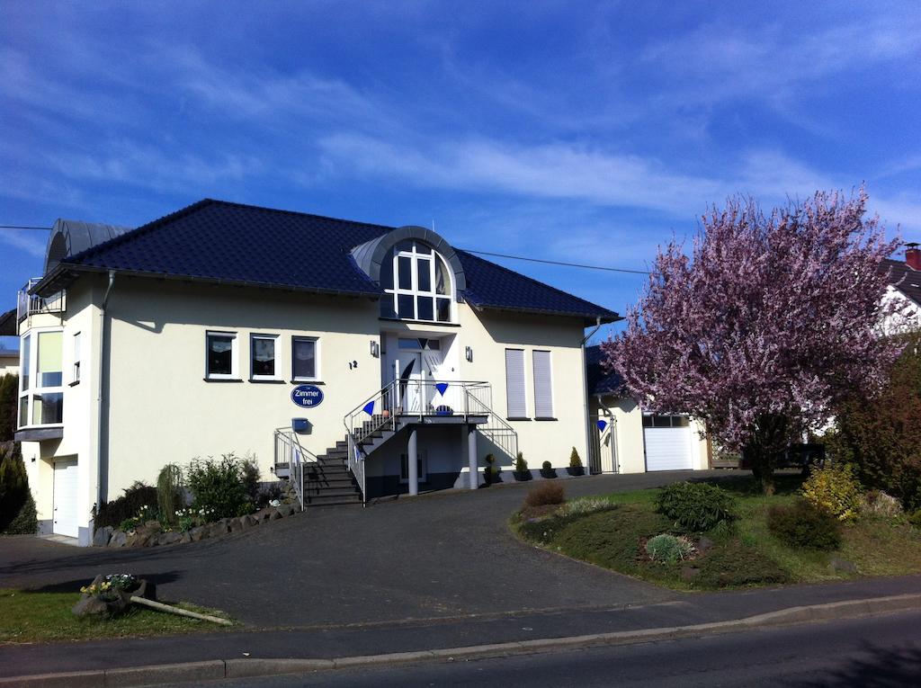 Eifelland-Ferien Apartment Kelberg Exterior photo
